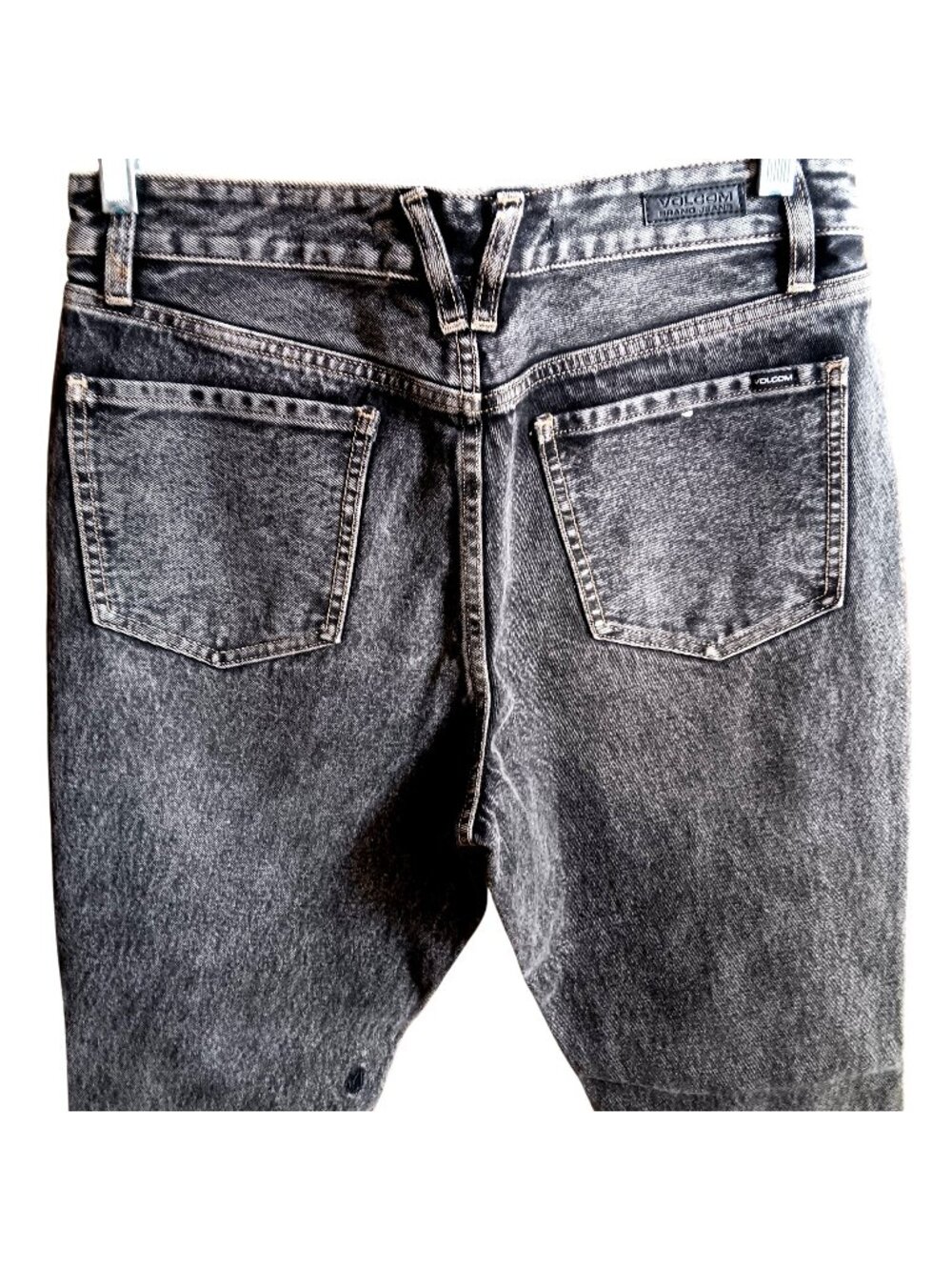 Volcom Distressed Black Wash Skinny Fit Jeans Size 30 32x30 measured Volcom